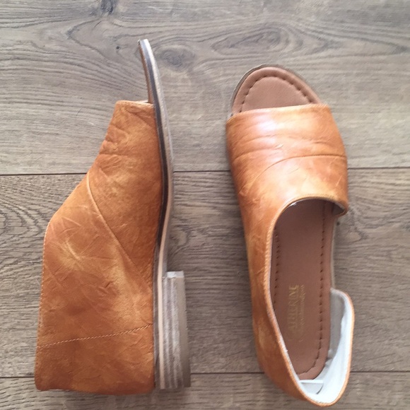 catherine malandrino slip on shoes